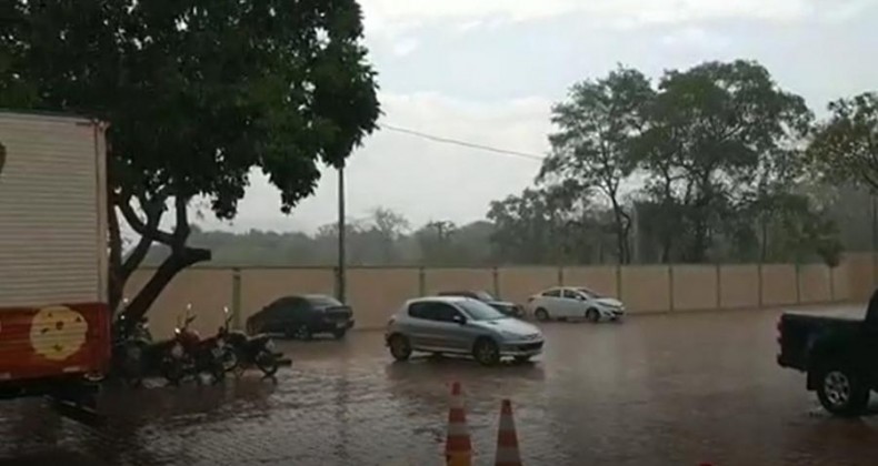 Palmas volta a registrar chuva após 120 dias de estiagem